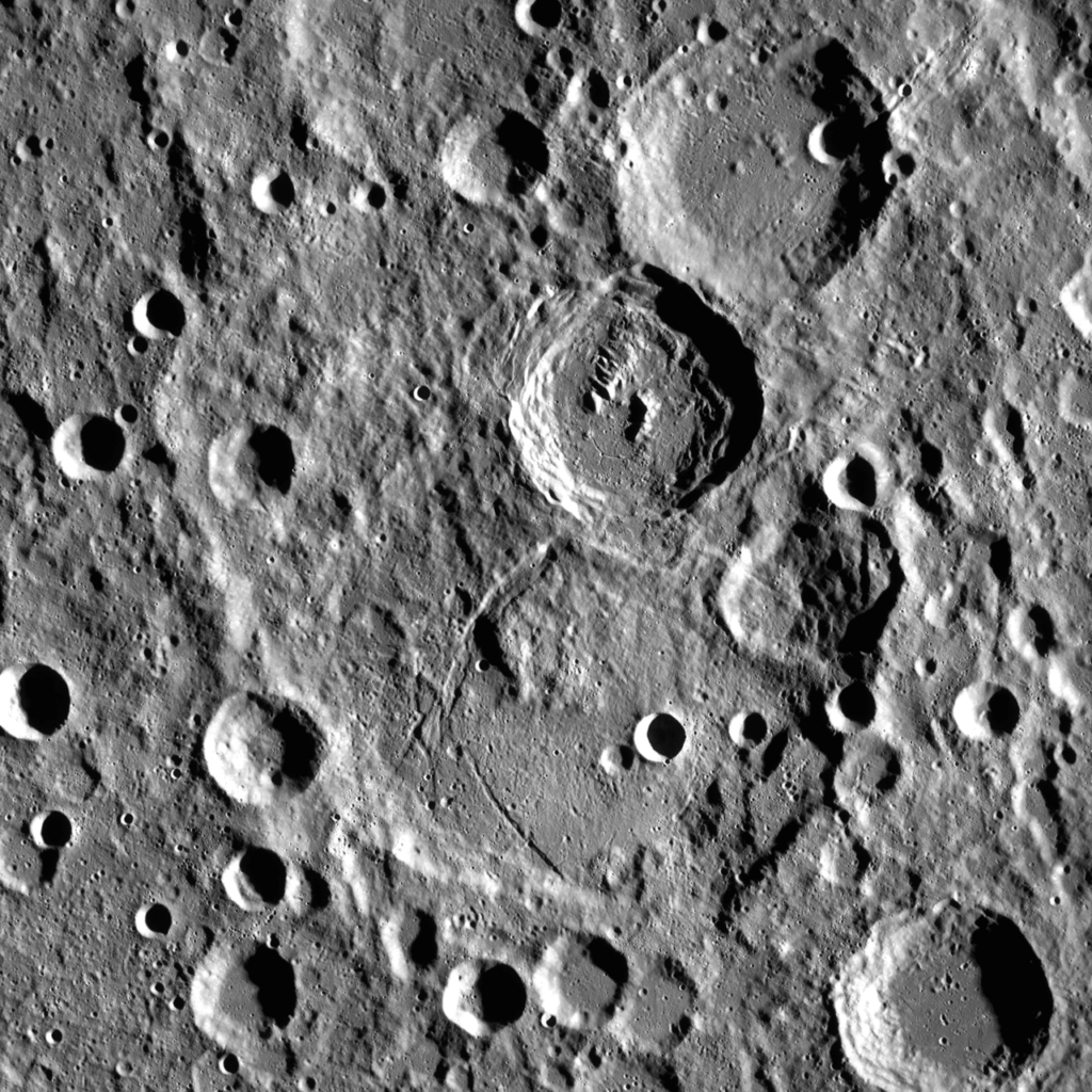 Rima Janssen (L40 del Lunar 100) fotografiado desde la órbita lunar