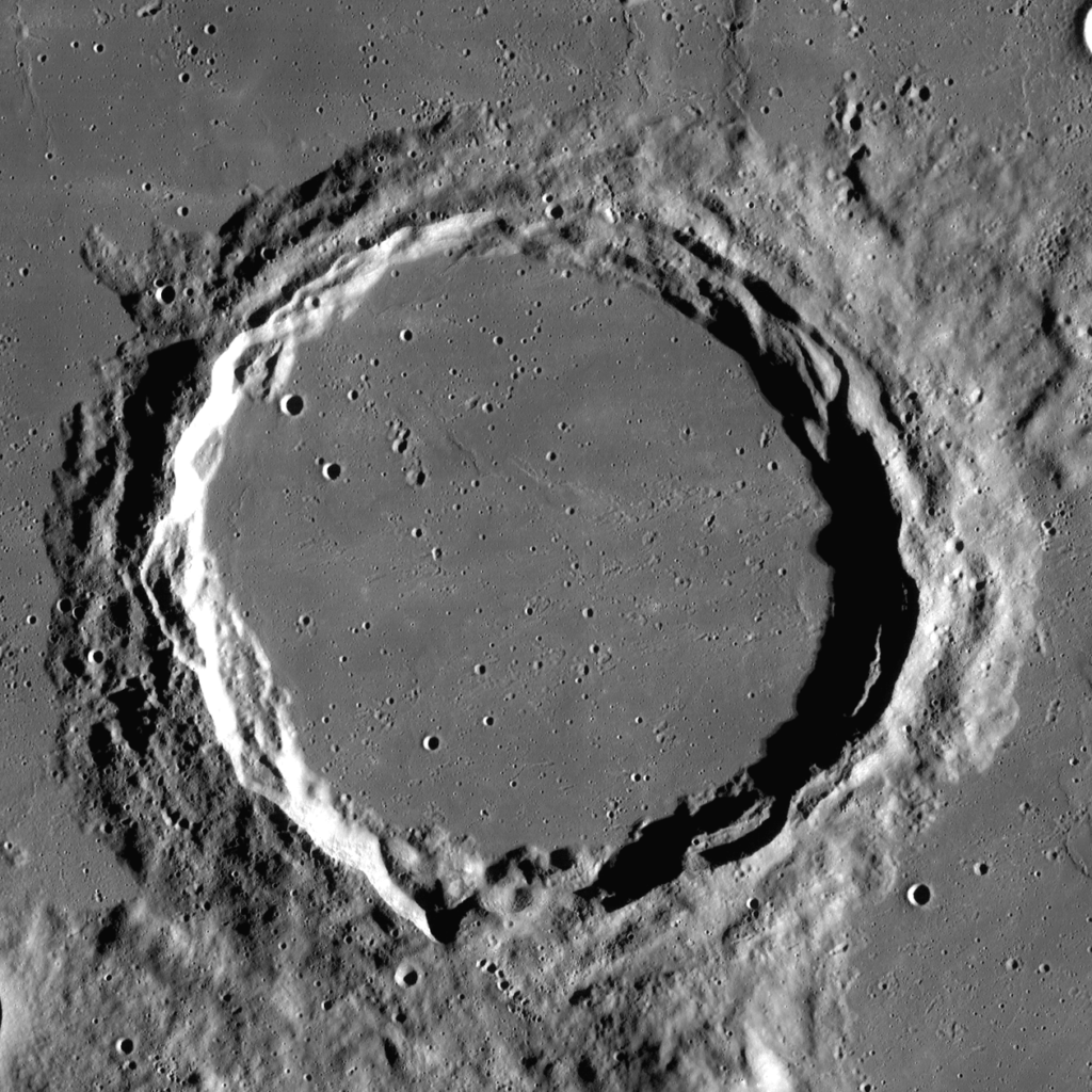 Arquímedes (L27 del Lunar 100) fotografiado desde la órbita lunar