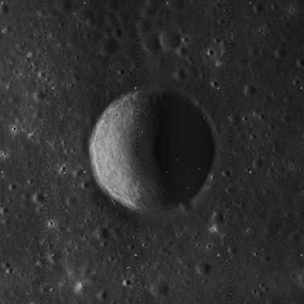 Armstrong, Aldrin y Collins (L90 del Lunar 100) fotografiado desde la órbita lunar