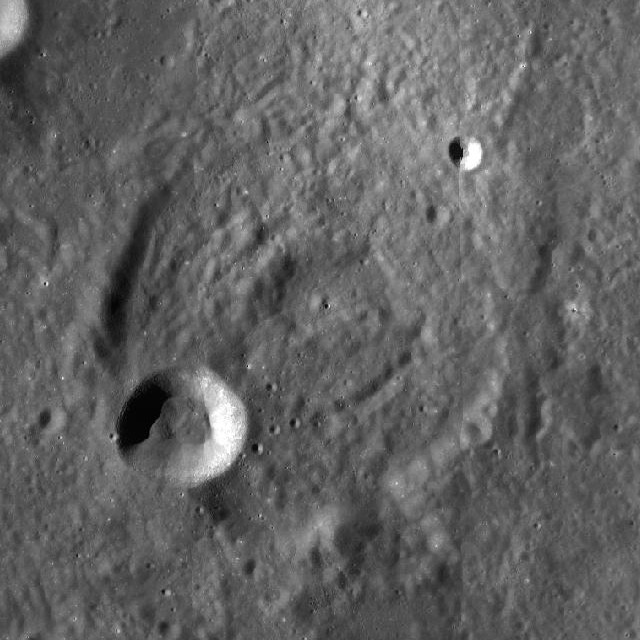 Descartes (L64 del Lunar 100) fotografiado desde la órbita lunar