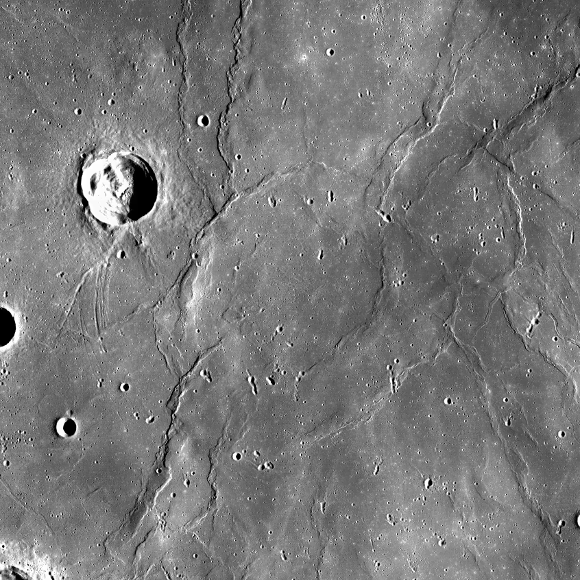 Lamont (L53 del Lunar 100) fotografiado desde la órbita lunar
