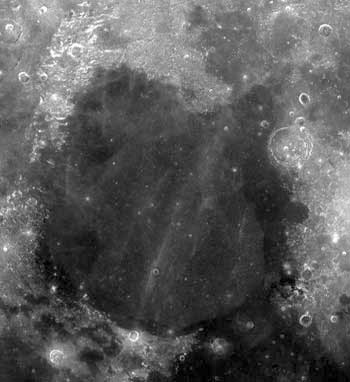 Bordes oscuros del Mare Serenitatis (L18 del Lunar 100) fotografiado desde la órbita lunar