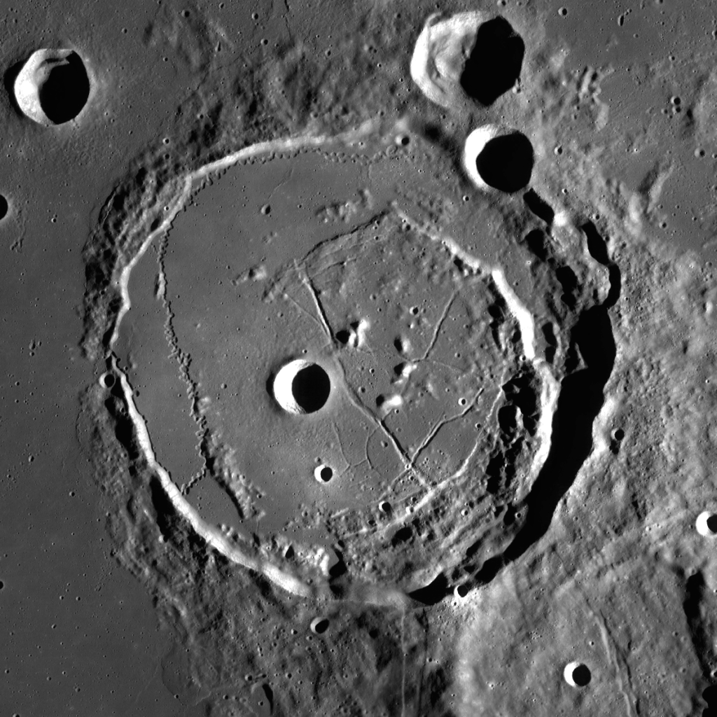 Posidonio (L20 del Lunar 100) fotografiado desde la órbita lunar