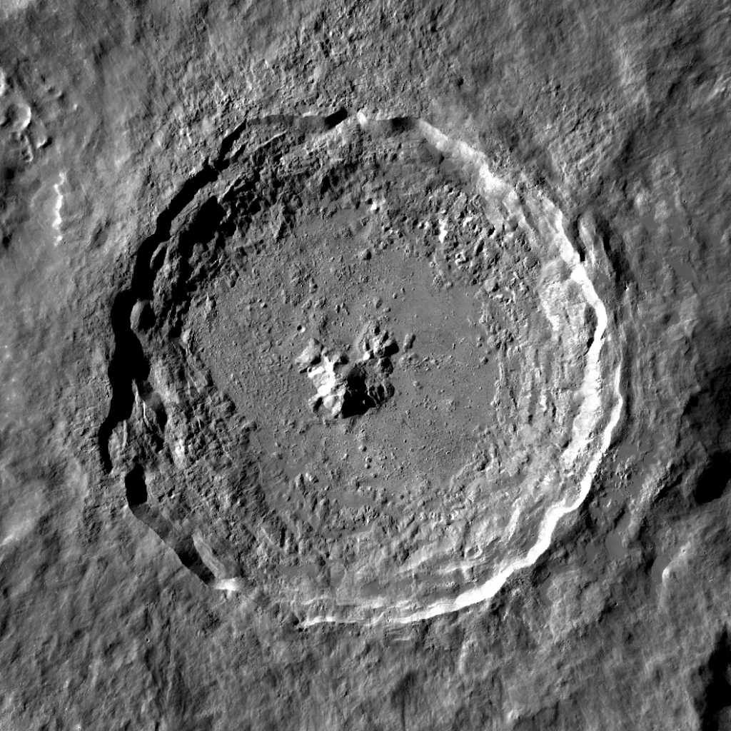Tycho (L6 del Lunar 100) fotografiado desde la órbita lunar